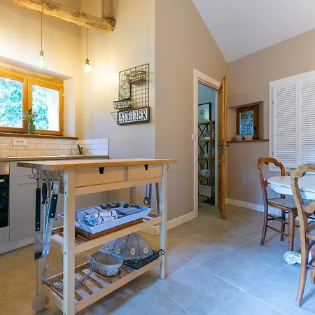 La Maison Louverie Holiday home *