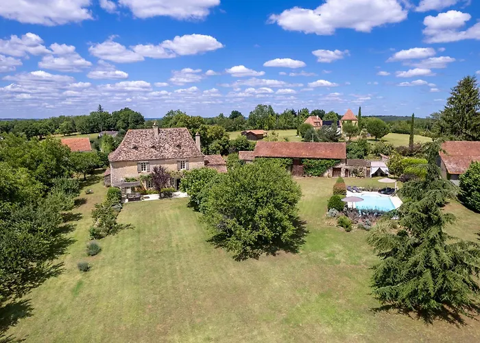 La Maison Louverie Casa de Férias