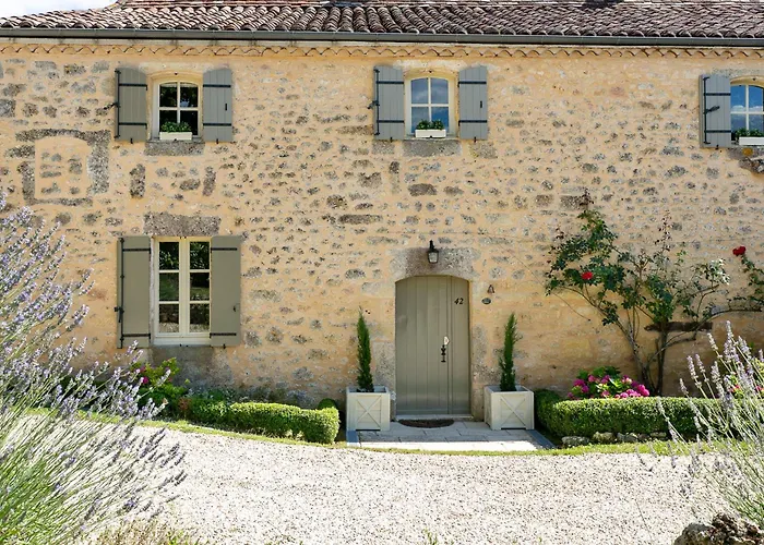 La Maison Louverie Casa de Férias *