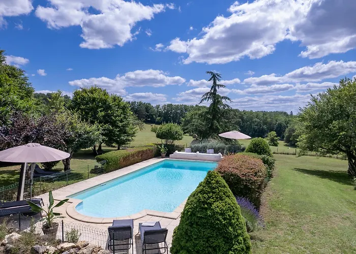 La Maison Louverie Casa de Férias *