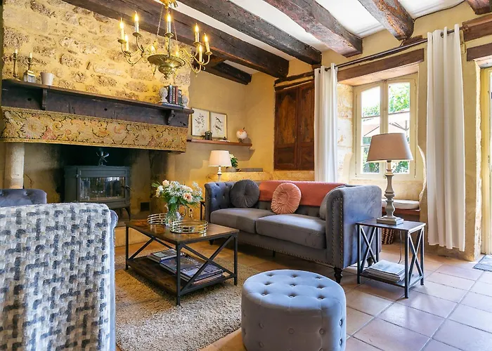 La Maison Louverie Casa de Férias