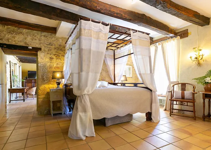 La Maison Louverie Casa de Férias