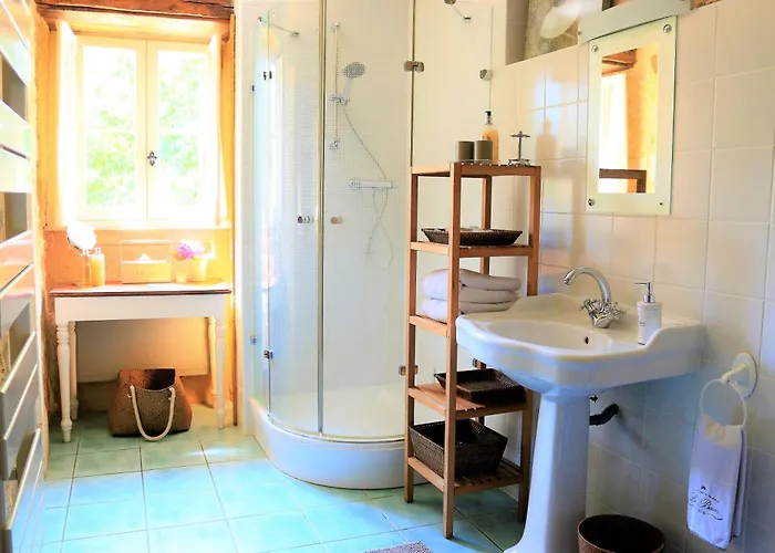 La Maison Louverie Casa de Férias *